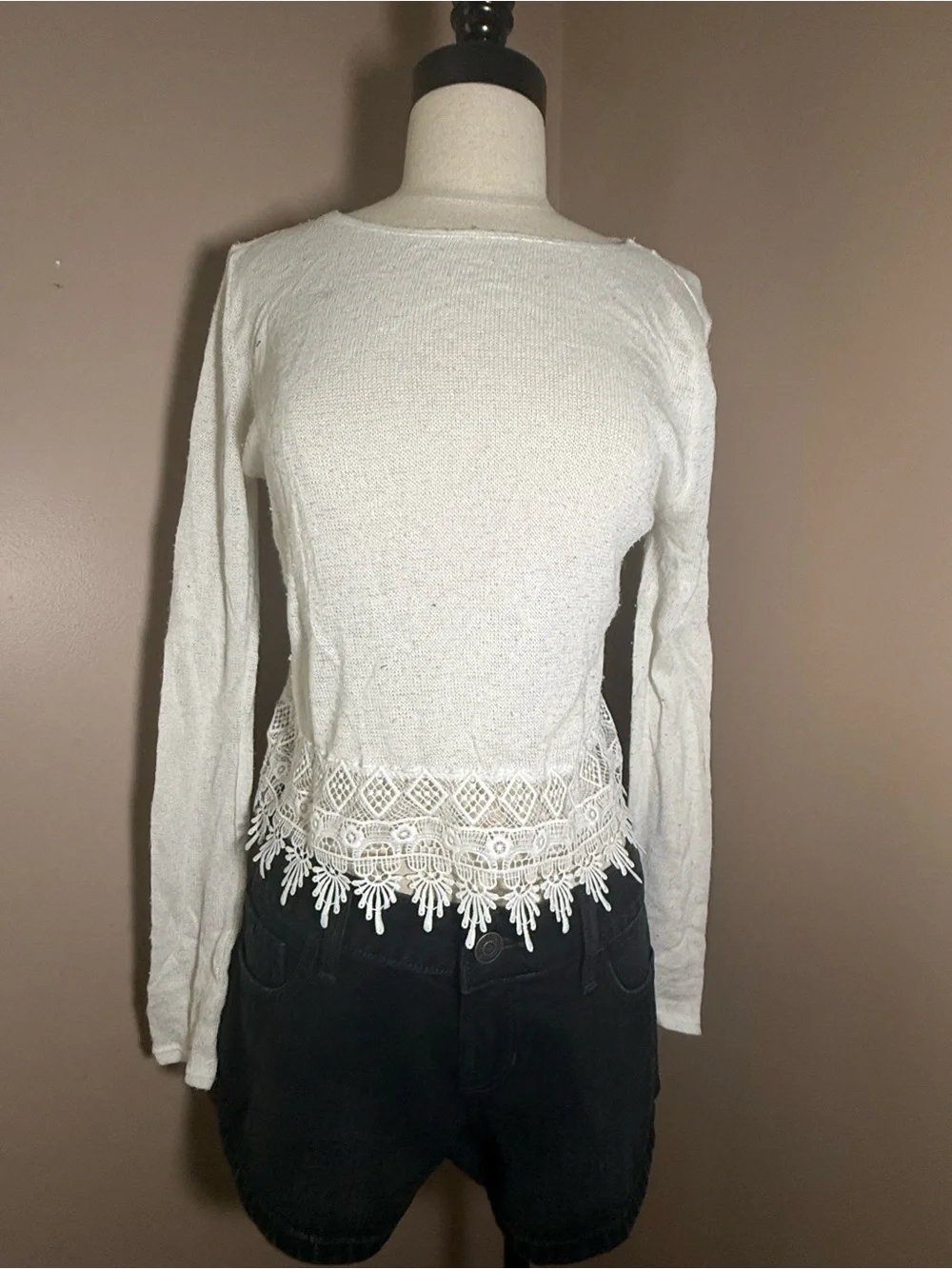 White Lace-Hem Long Sleeve Top